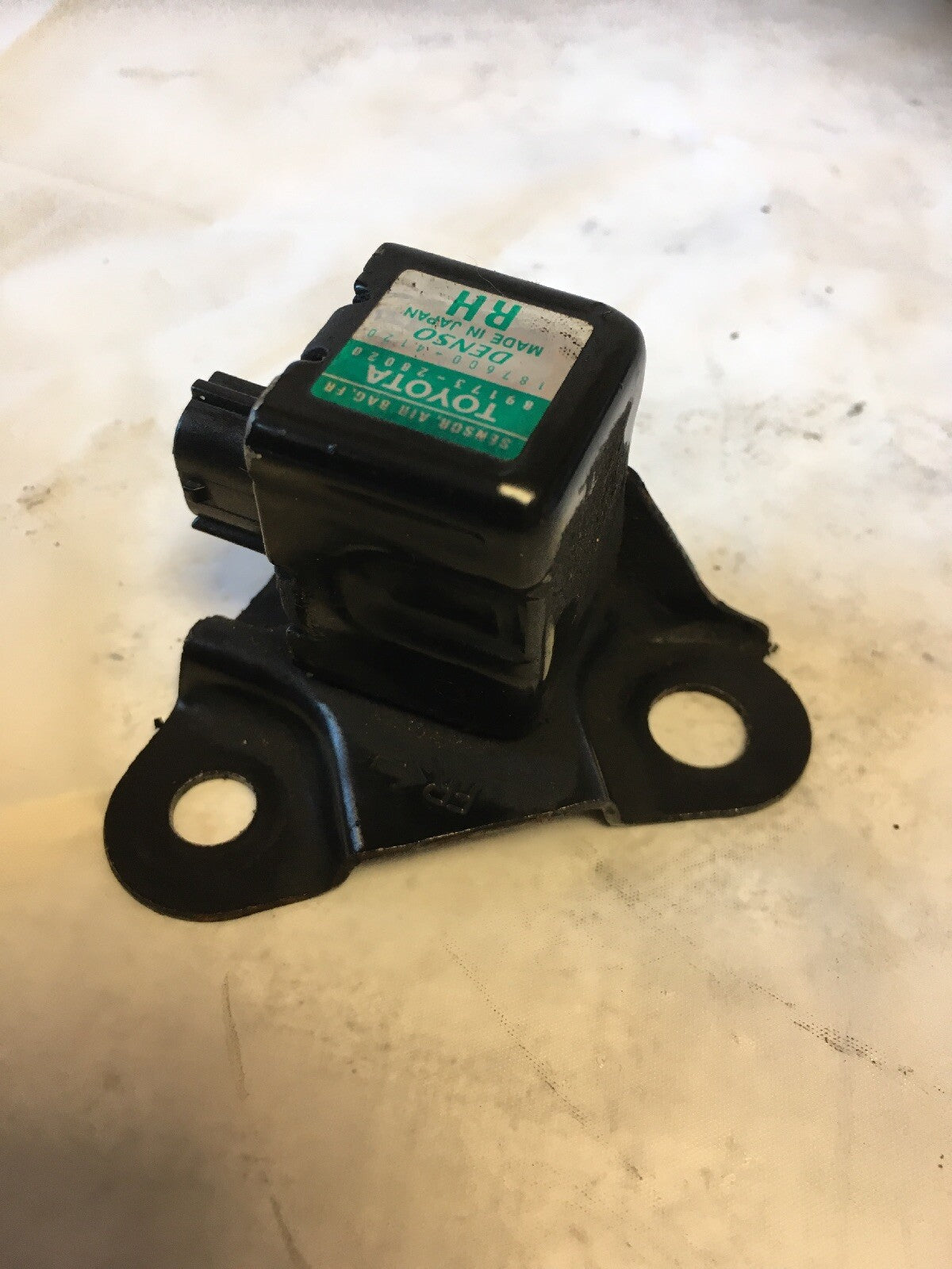 Front Right Hand Air Bag Impact Sensor from Toyota Previa 2002 - 05 Gen 2