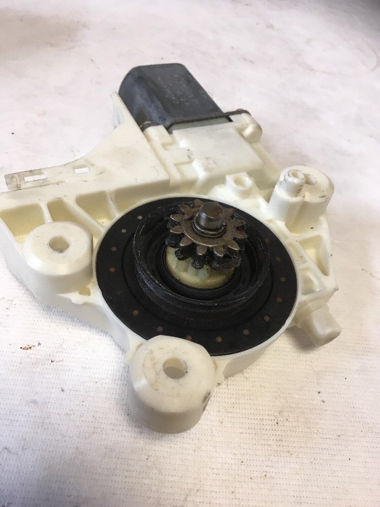 Front Door Electric Window Motor Right Side From MK2 Ford Focus 5 Door