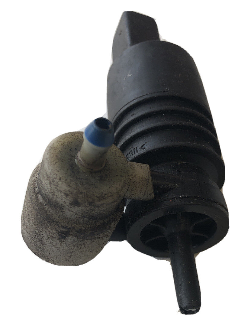 Washer Bottle Pump From a Porsche 955 Cayenne 01-06