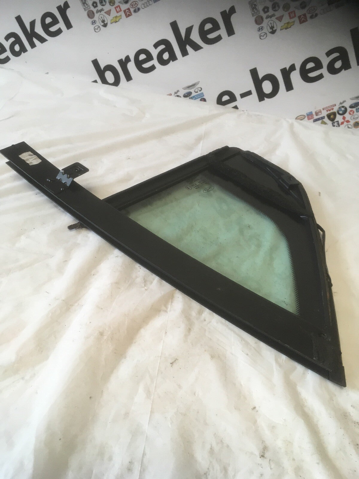 Quarter Light Window Glass Rear Left Side From a Ford Mondeo MK3 2005