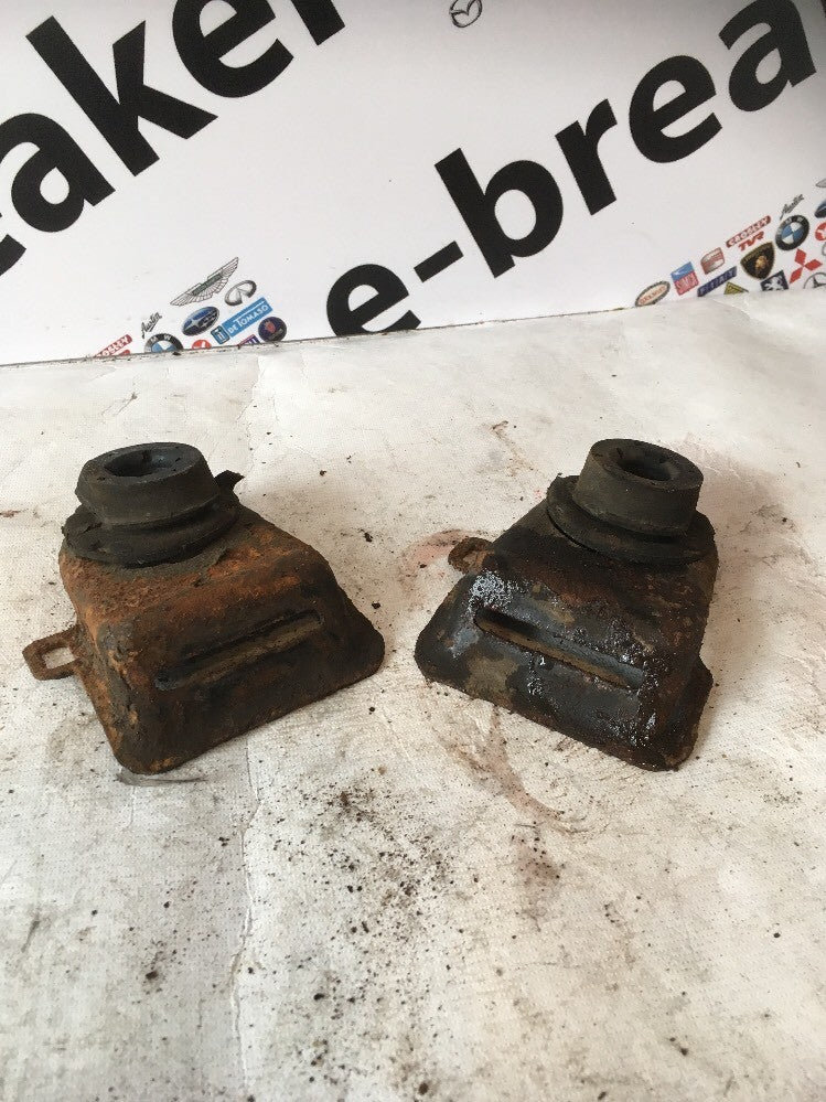 Radiator Mounting Brackets Pair From a FORD COUGAR COUPE
