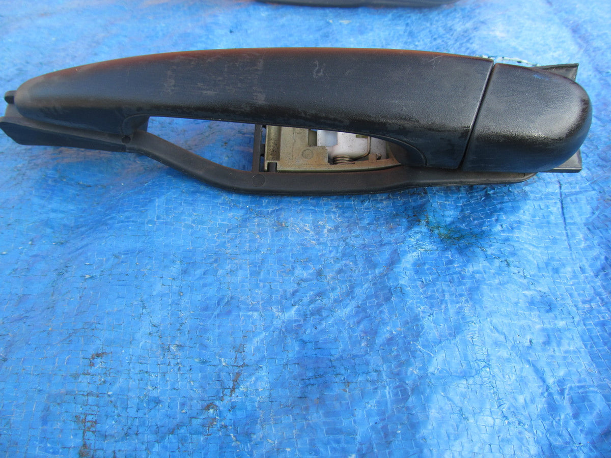 REAR DOOR HANDLE OUTER EXTERIOR LEFT SIDE from BMW 318 i SE E46 SALOON 1998