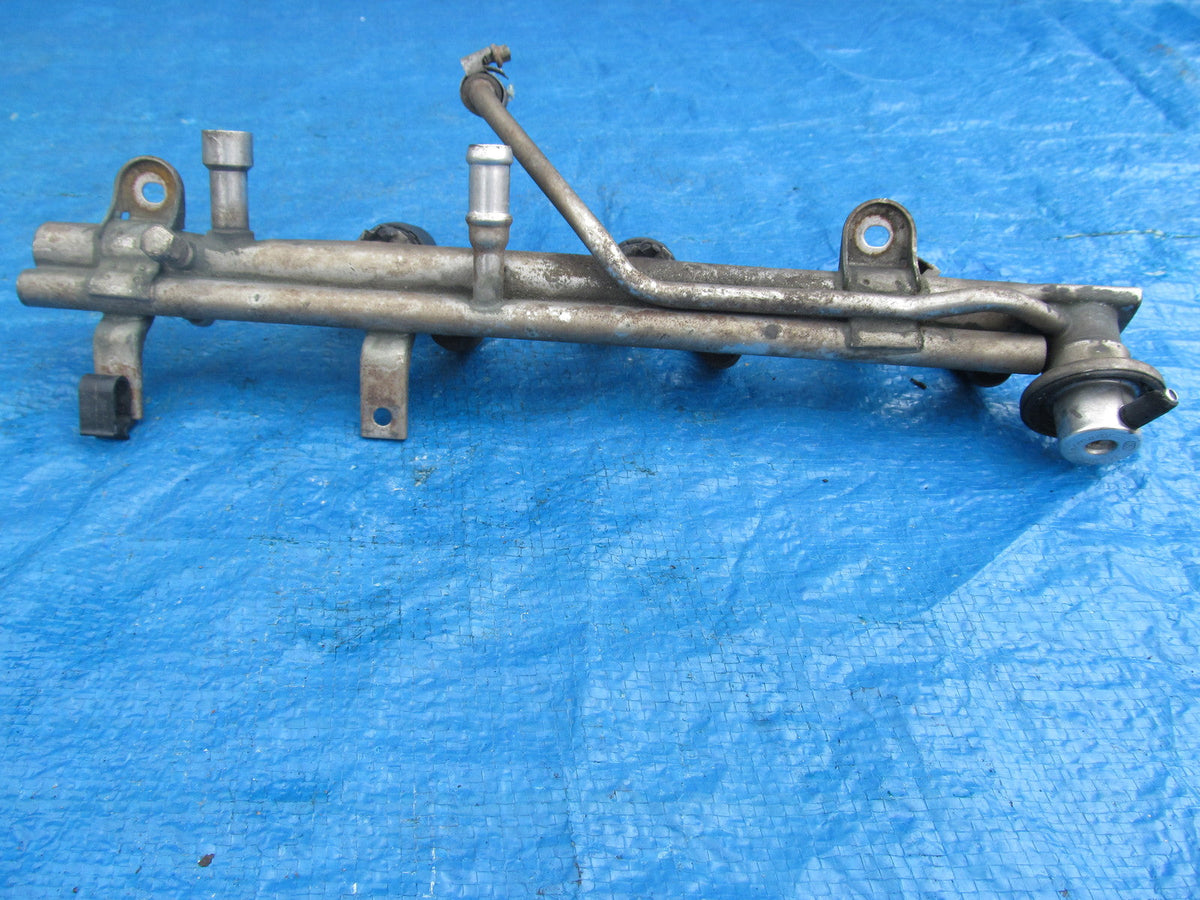 FUEL RAIL from BMW e46 318 Ci SE COUPE
