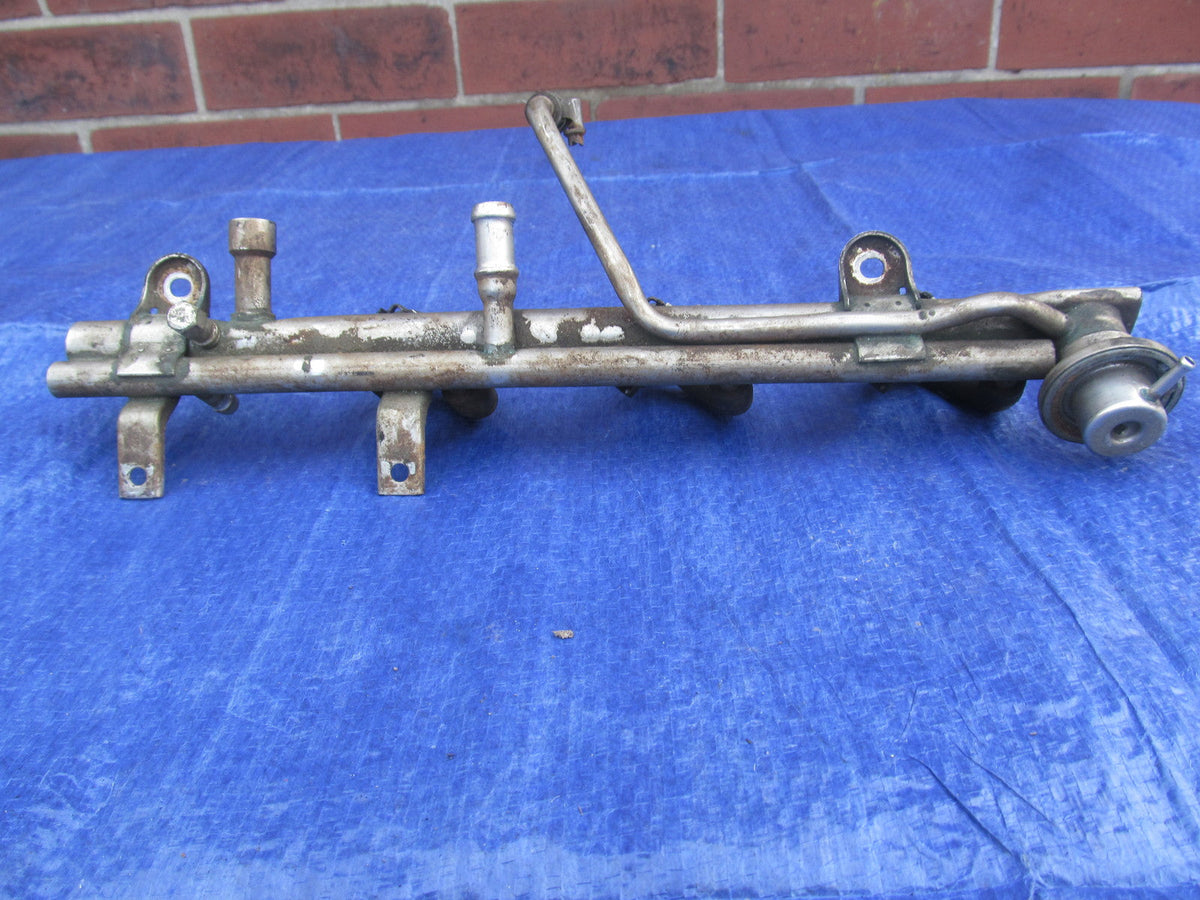 FUEL RAIL M43 ENGINE From E46 BMW 318i SE SALOON 2001