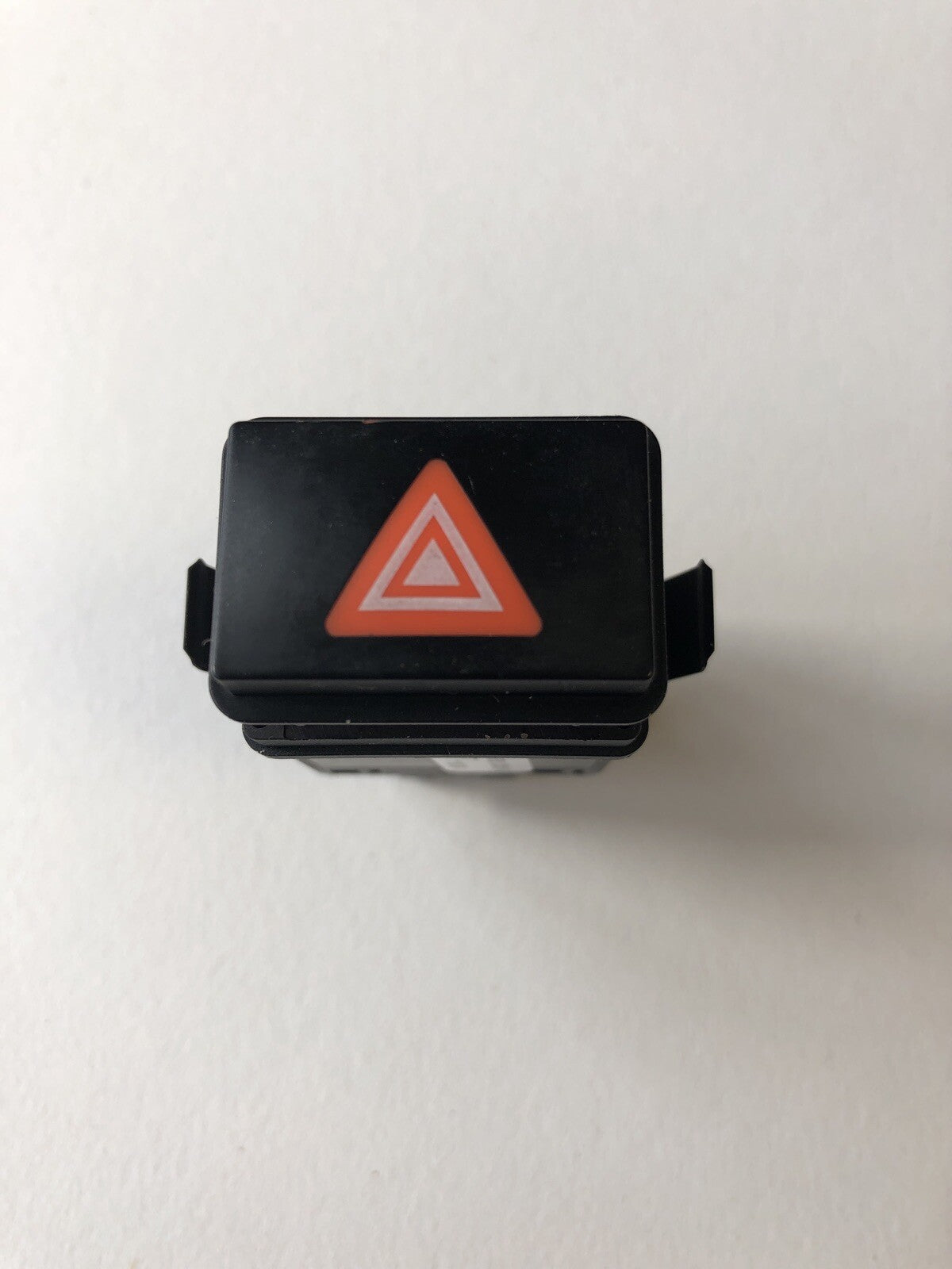 Hazard Warning Light Switch 7L5953235A from a Porsche 955 Cayenne 01-06