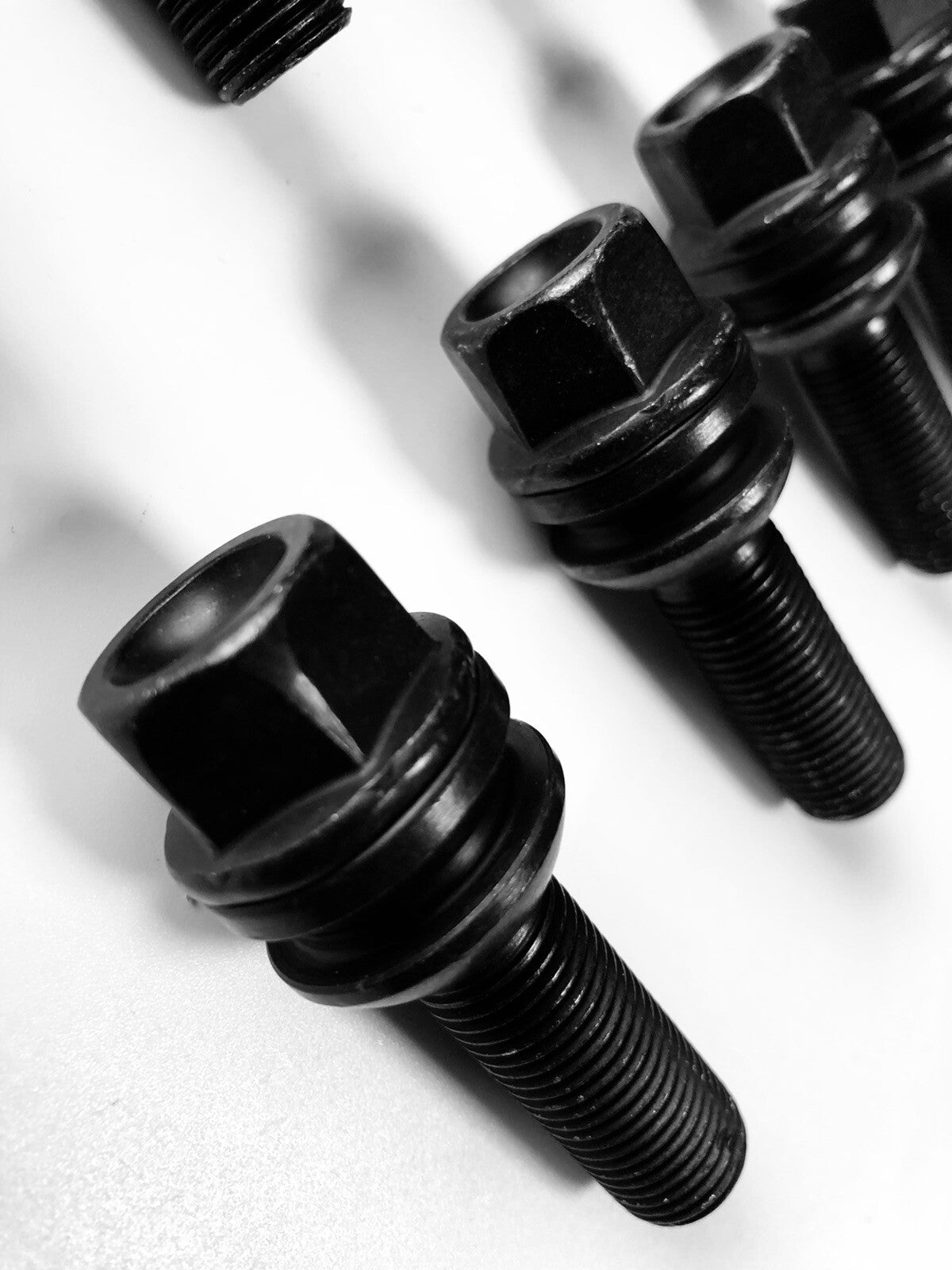 Standard PORSCHE O.E Type Wheel Bolts Floating Collar Black 28mm PSR9Line x20pcs