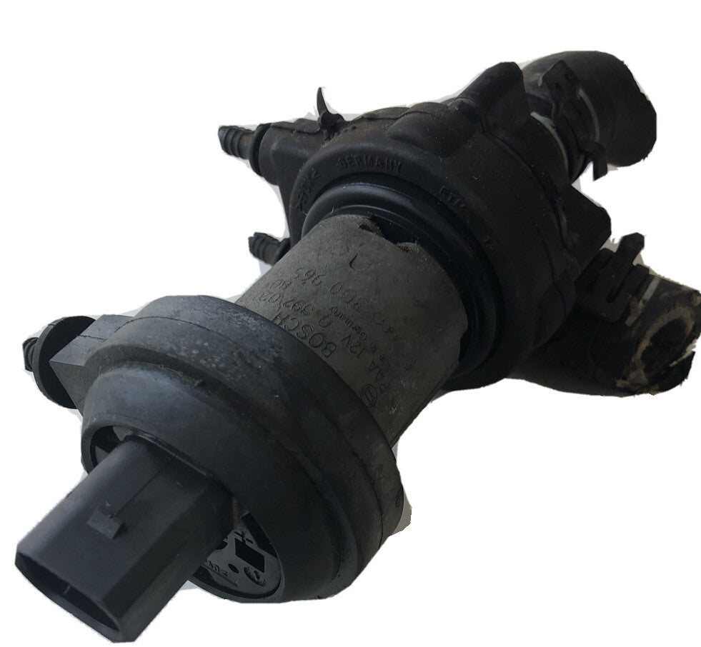 Auxiliary Water Pump 3D0965561D From a Porsche 955 Cayenne 01-06