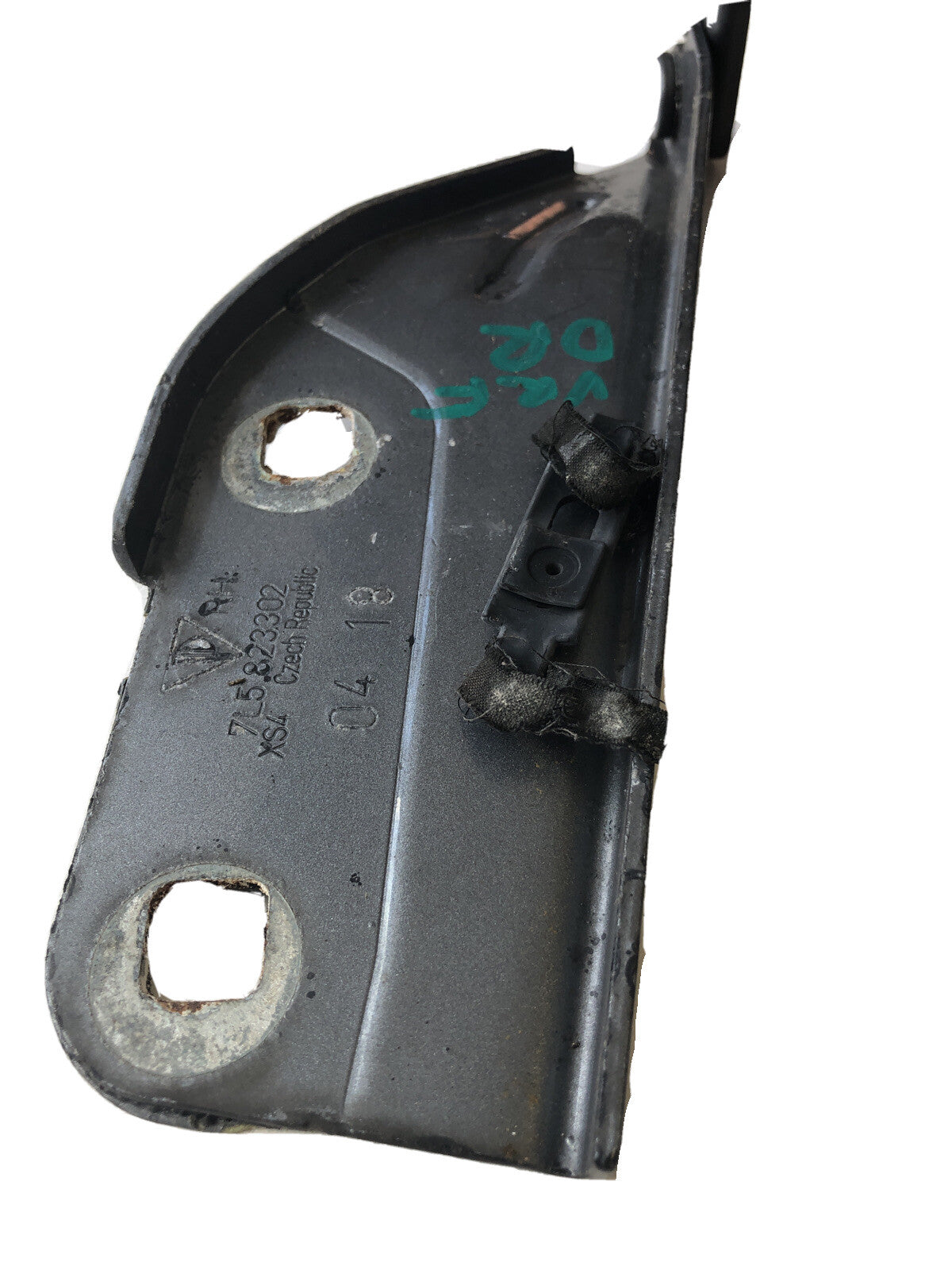 Bonnet Hinge Pair Grey Left & Right From a Porsche 955 Cayenne 01-06