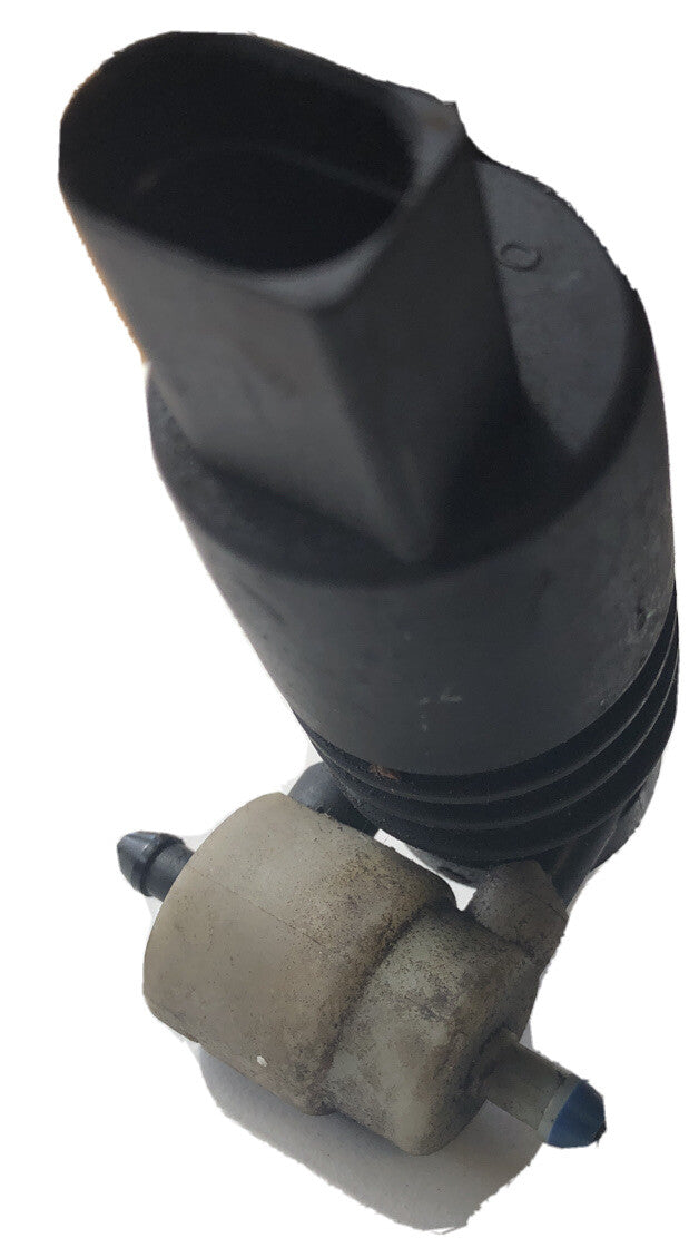 Washer Bottle Pump From a Porsche 955 Cayenne 01-06
