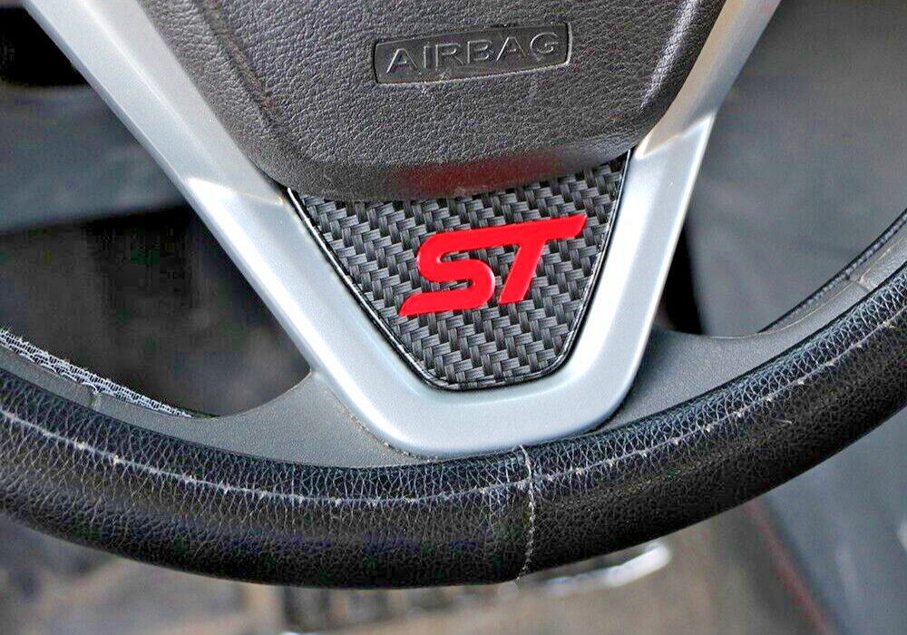Ford Fiesta ST MK7 MK7.5 Carbon Fibre Effect Steering Wheel Badge Trim Red ST