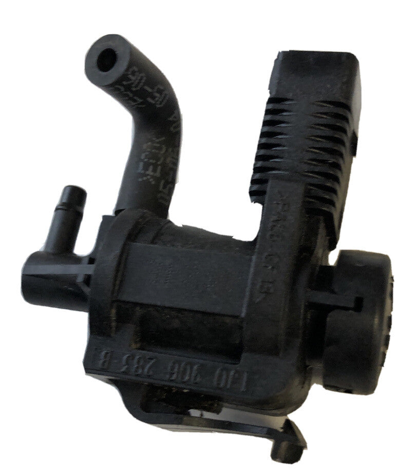 Vacuum Solenoid 1J0908283B from a Porsche 955 Cayenne 01-06