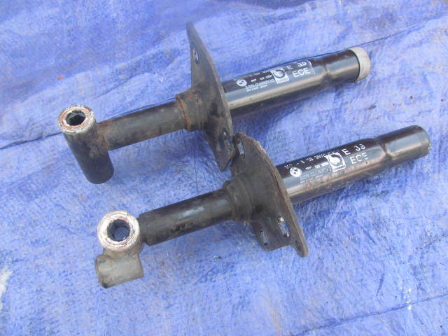 FRONT BUMPER BUMPER MOUNT LEGS x PAIR  from E39 BMW 523i SE SALOON 5