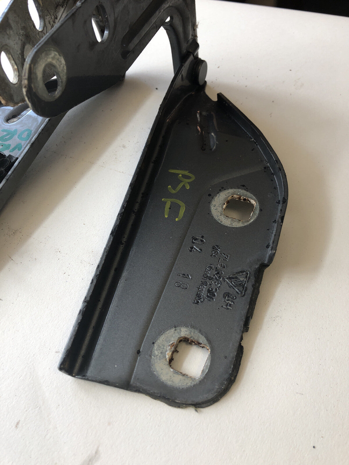 Bonnet Hinge Pair Grey Left & Right From a Porsche 955 Cayenne 01-06