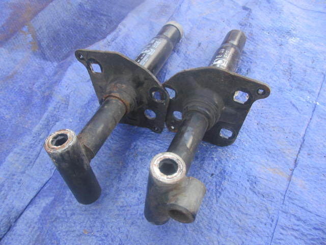 FRONT BUMPER BUMPER MOUNT LEGS x PAIR  from E39 BMW 523i SE SALOON 5