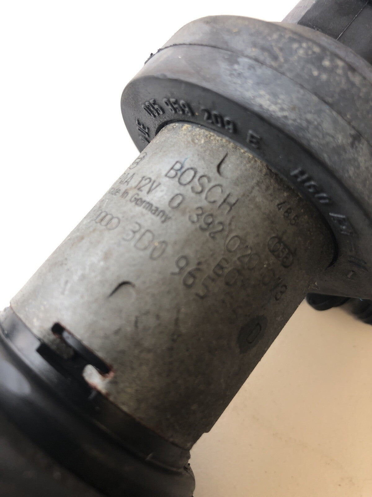 Auxiliary Water Pump 3D0965561D From a Porsche 955 Cayenne 01-06