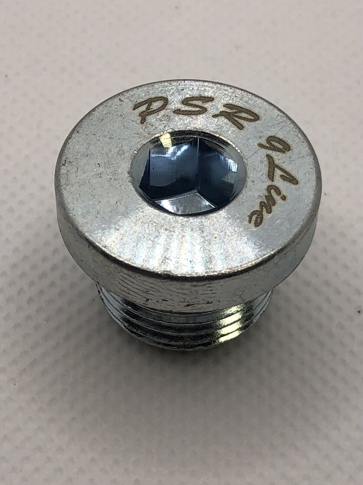 Porsche Magnetic Oil Drain Sump Plug M18x1.5 | 986 996 997 987 Boxster Cayman PSR9Line