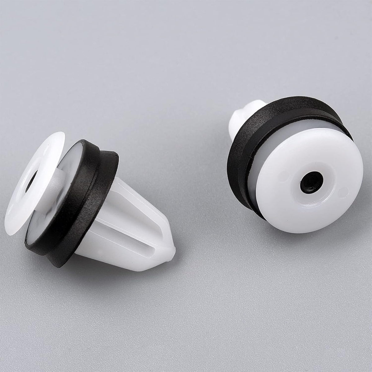 Land Rover & Ford 9mm Trim Panel Clip with Rubber Seal - Door Card Fastener LR013135
