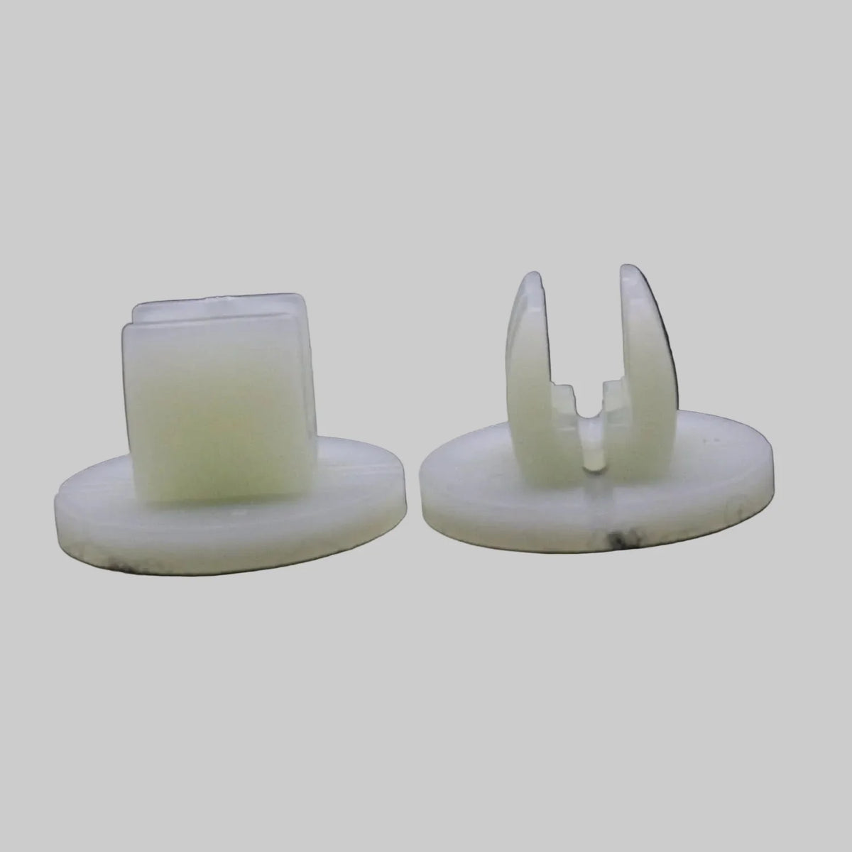 Ford Screw Grommet - Bodywork Trim & Bumper Fixing Insert