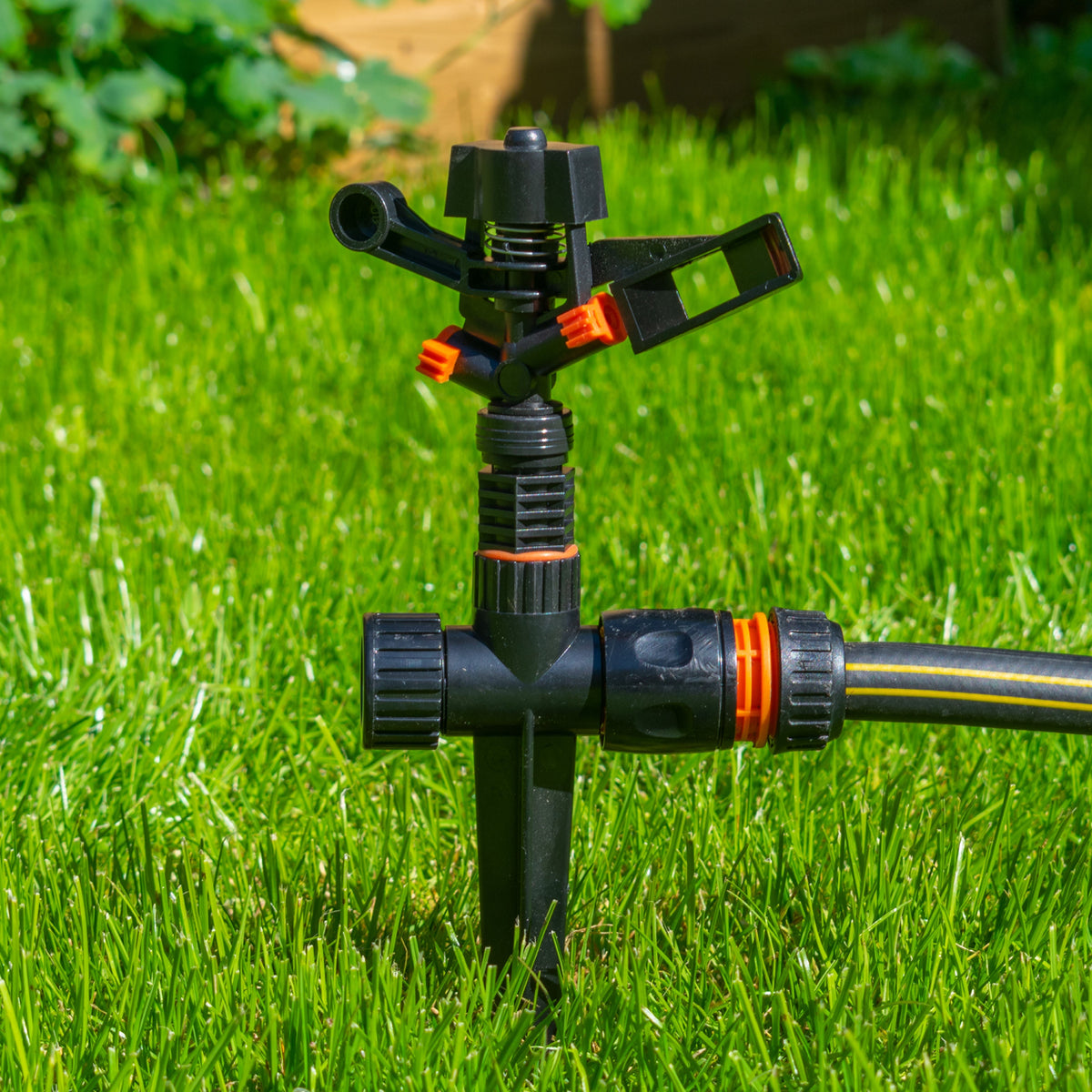 Pulsating Lawn Sprinkler on Spike - Eco Line