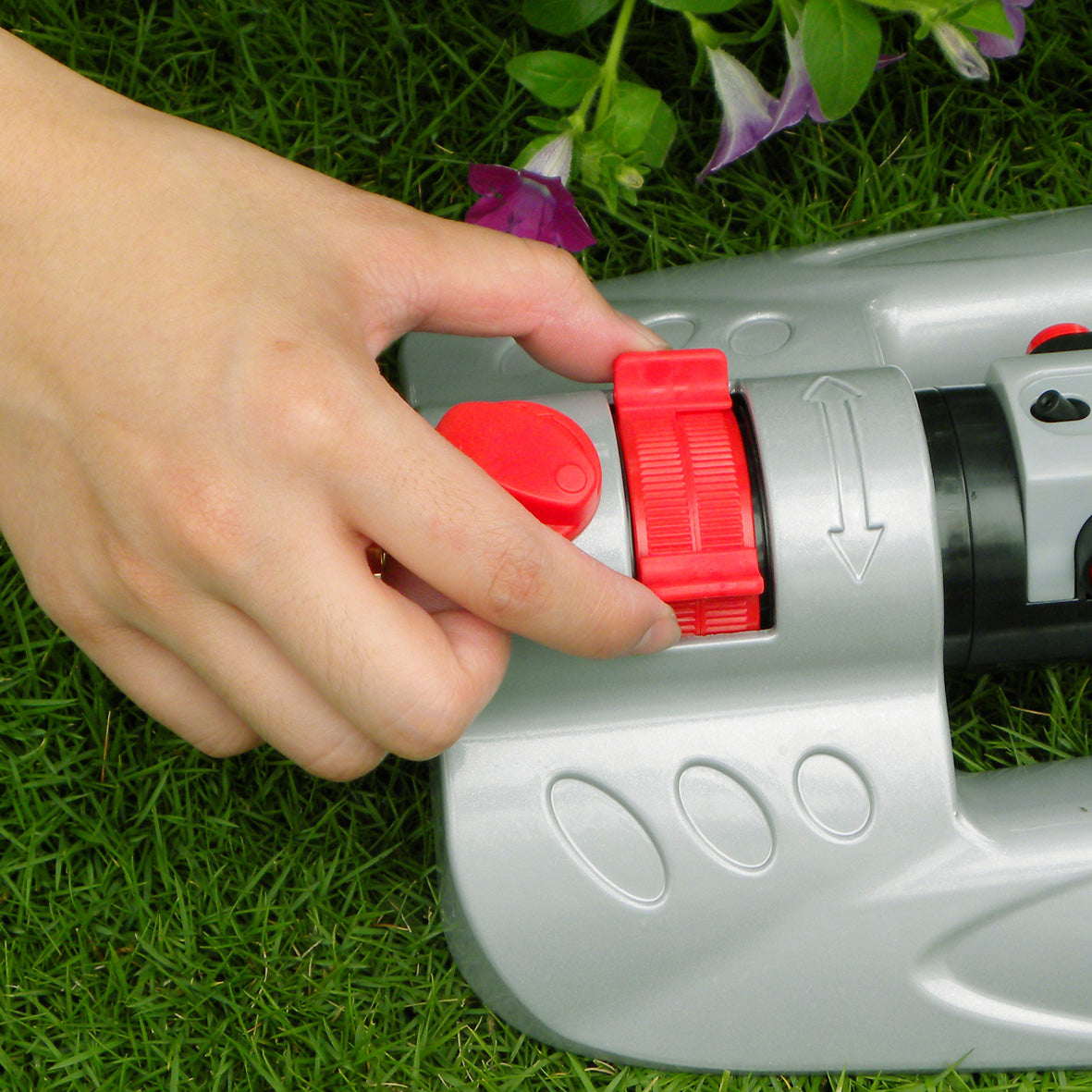 Bar Metal Turbo Oscillating Sprinkler
