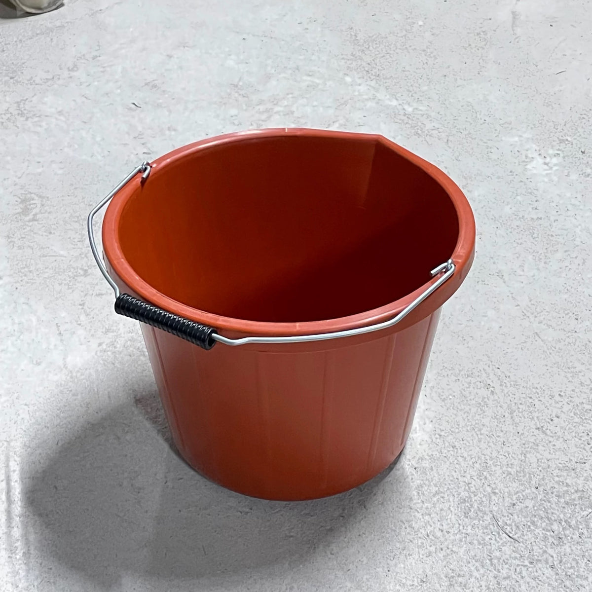 The Hoddy Bucket – 15L Heavy-Duty Builders Bucket