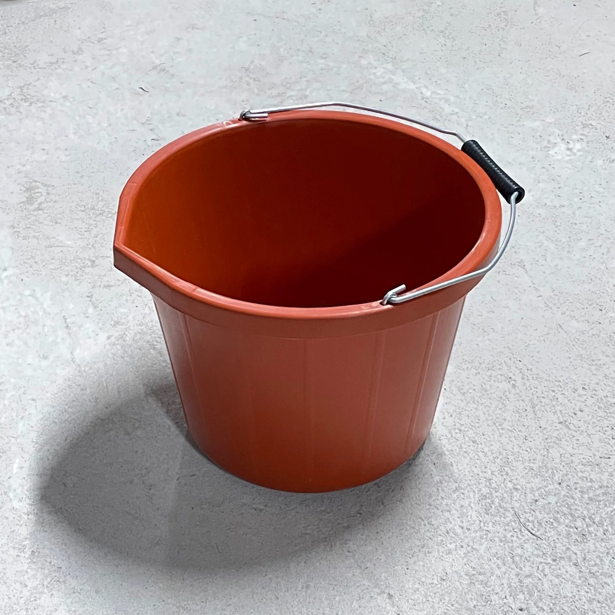 The Hoddy Bucket – 15L Heavy-Duty Builders Bucket