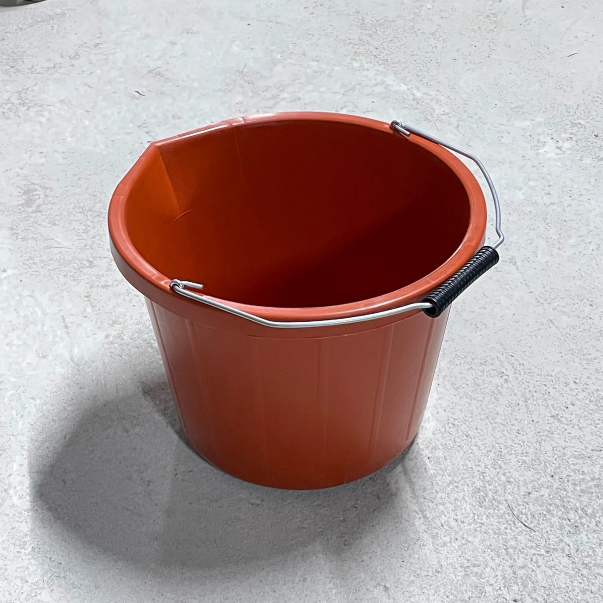 The Hoddy Bucket – 15L Heavy-Duty Builders Bucket